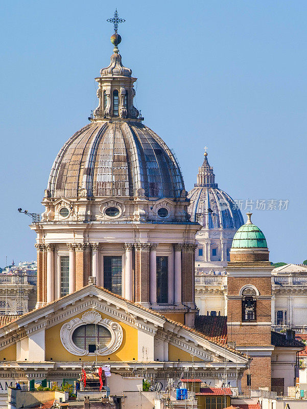 从Trinità dei Monti或西班牙台阶俯瞰罗马屋顶的详细景象